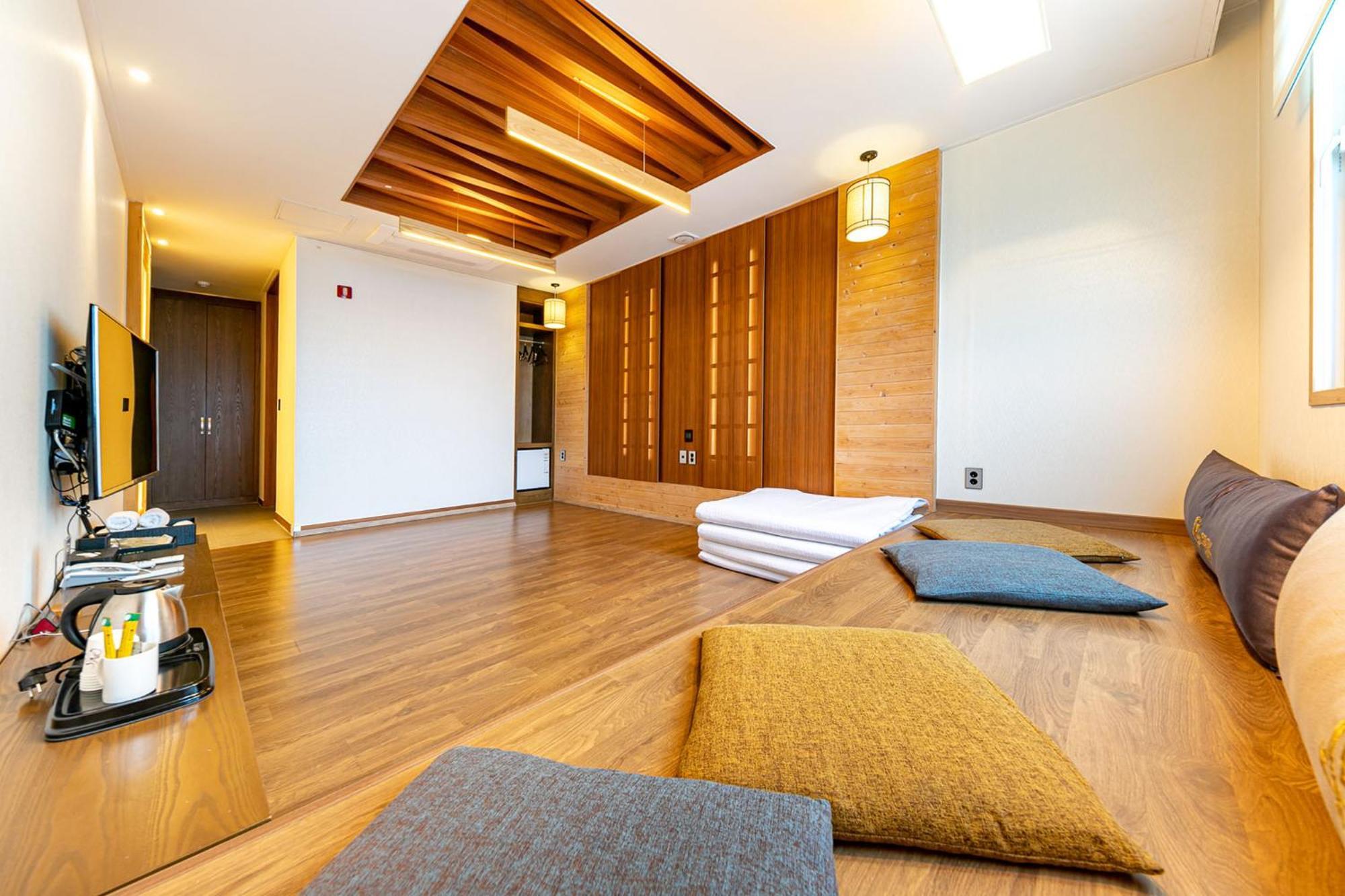 Yeosu Stay Hotel Δωμάτιο φωτογραφία