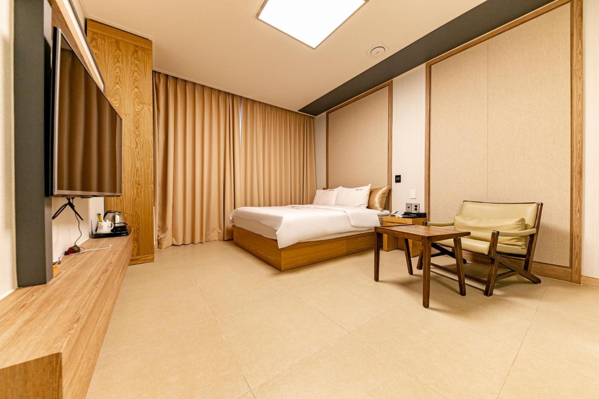 Yeosu Stay Hotel Δωμάτιο φωτογραφία